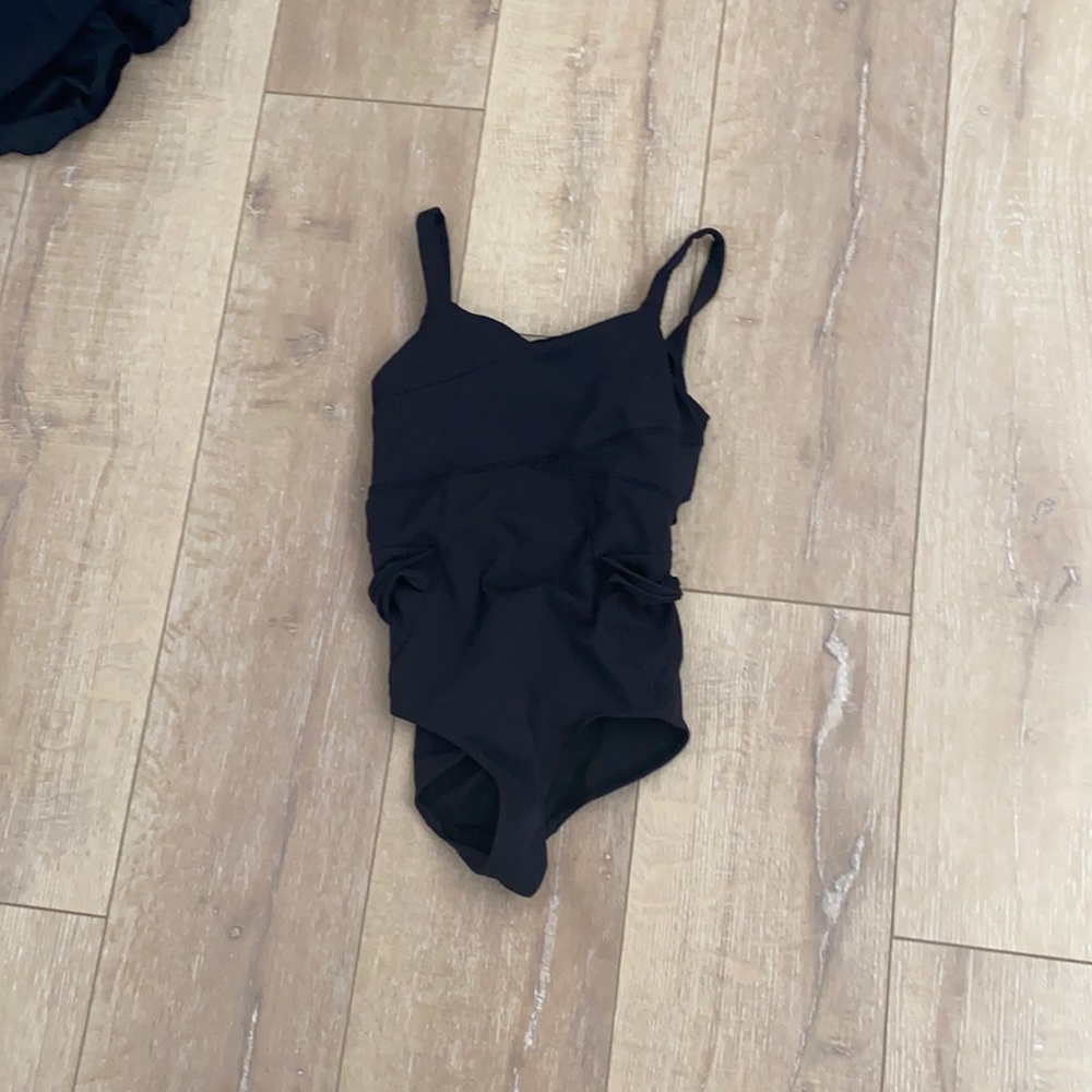 Ivivva black leotard